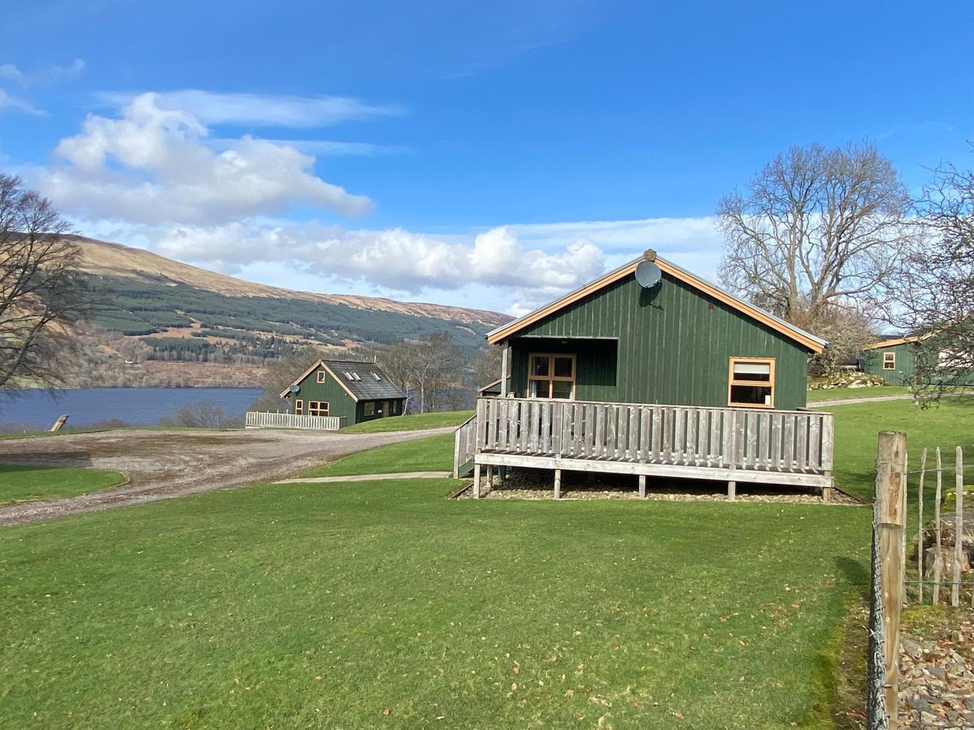 Bracken Lodges, Loch Tay, Linnie Lodge Aberfeldy Esterno foto