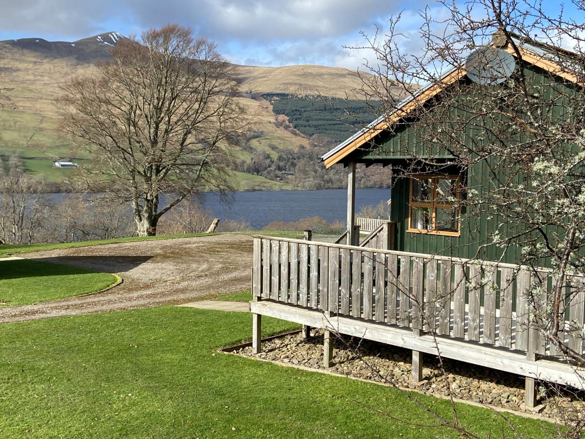 Bracken Lodges, Loch Tay, Linnie Lodge Aberfeldy Esterno foto